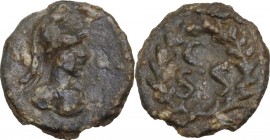 Tessera plumbea. D/ Protome Minervae galeata et loricata dextr. R/ C/ SS aream occupans, in corona palmea. Rostowzew 2901; Ficoroni XI, 2. PB. 3.54 g....