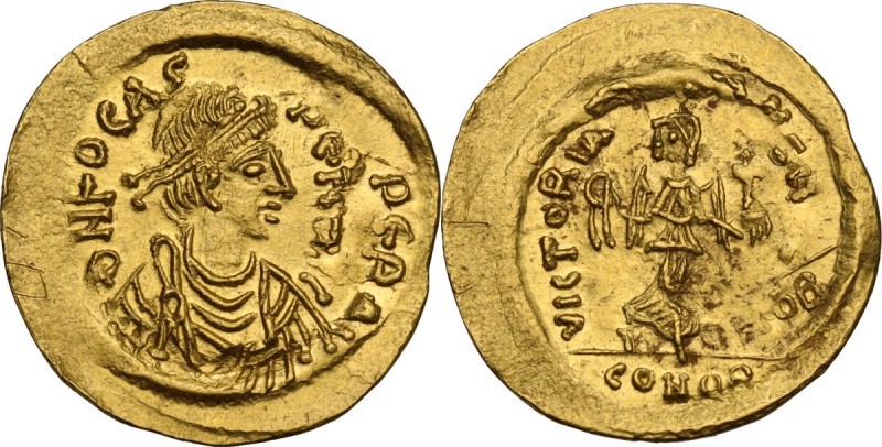 Phocas (602-610). AV Semissis, Constantinople mint. Obv. dN FOCAS PER AVG. Pearl...