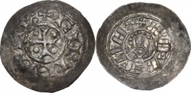 Venezia. Enrico IV o V di Franconia (1056-1125). Denaro scodellato. D/ Croce tricuspidata, accantonata da quattro globetti. R/ Busto nimbato di S. Mar...