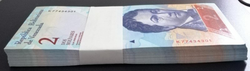 Venezuela, 2 Bolívares, 2012, UNC, p88e, BUNDLE
(Total 100 consecutive banknote...