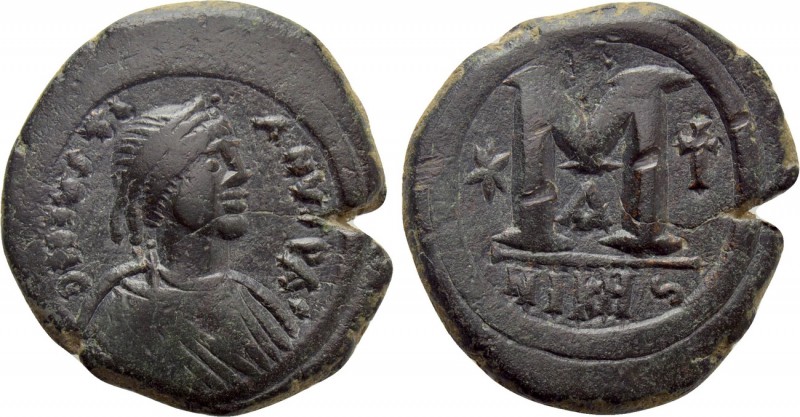 JUSTINIAN I (527-565). Follis. Nicomedia. 

Obv: D N IVSTIANVS P AV. 
Diademe...
