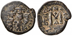 BISANZIO Eraclio (610-641) Follis - L’imperatore e la moglie di fronte - R/ Lettera M - cfr. Sear 806 AE (g 6,12)
BB