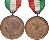 Vittorio Emanuele III (1900-1946) Medaglia Gara di tiro fra ufficiali - Regia Zecca - AE (g 14,00 - Ø 30mm) Colpo al bordo. Con nastrino
SPL+