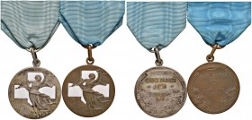 MEDAGLIE PORTATIVE - Croce Bianca, Jesi 5 ottobre 1913 - Lotto di due medaglie con smalti in AG (g 13,14 - Ø 30 mm) e AE (g 13,19 - Ø 30 mm), entrambe...