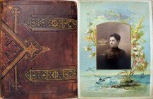 Album portafotografie con 20 cartoncini con ritratti (alcune caselle vuote). In antiporta &egrave; scritto in bella grafia d&rsquo;epoca: Falcon Swimm...