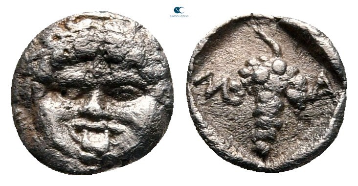 Thrace. Maroneia circa 398-395 BC. 
Hemiobol AR

8 mm, 0,33 g

Facing gorgo...