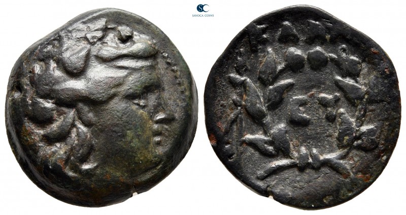 Moesia. Kallatis circa 300-100 BC. 
Bronze Æ

22 mm, 8,59 g

Wreathed head ...
