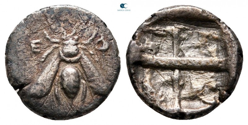 Ionia. Ephesos circa 350-325 BC. 
Hemidrachm AR

13 mm, 1,38 g

Bee with st...