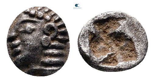 Ionia. Kolophon circa 520-500 BC. 
Tetartemorion AR

5 mm, 0,14 g

Head of ...