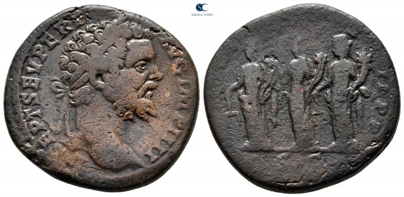 Septimius Severus AD 193-211. Rome
Sestertius Æ

31 mm, 19,39 g

[L] SEPT S...