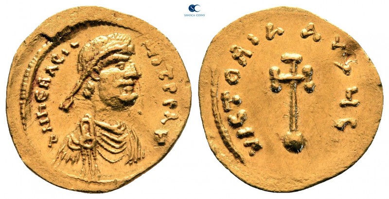 Heraclius AD 610-641. Constantinople
Semissis AV

17 mm, 2,18 g

∂ N ҺЄRACL...