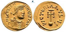 Constans II AD 641-668.  İstanbul.  Semissis AV