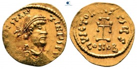 Constans II AD 641-668.  İstanbul.  Tremissis AV