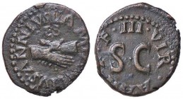 ROMANE IMPERIALI - Augusto (27 a.C.-14 d.C.) - Quadrante - Due mani giunte tengono un caduceo /R SC entro corona C. 338; RIC 74 (AE g. 2,85)

qSPL