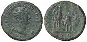 ROMANE IMPERIALI - Traiano (98-117) - Sesterzio - Busto laureato e drappeggiato a d. /R Traiano stante a d.. su una palco accompagnato da un prefetto,...