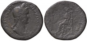 ROMANE IMPERIALI - Sabina (moglie di Adriano) - Sesterzio - Busto drappeggiato e diademato a d. /R Il Pudore seduto a s. (AE g. 24,76)

MB