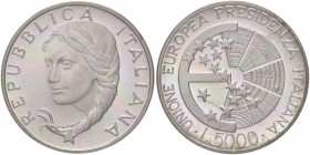 REPUBBLICA ITALIANA - Repubblica Italiana (monetazione in lire) (1946-2001) - 5.000 Lire 1996 - Presidenza UE Mont. 50bis NC AG In confezione

In co...