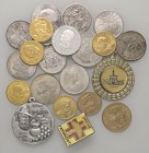 LOTTI - Medaglie VARIE - Lotto di 13 medaglie, spilla, 7 gettoni dorati

BB÷qFDC