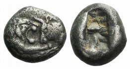 Kings of Lydia, time of Cyrus – Darios I, c. 545-520 BC. AR Siglos (15mm, 5.25g). Sardes. Confronted foreparts of lion r. and bull l. R/ Two incuse sq...