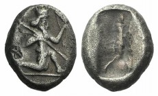 Achaemenid Kings of Persia, c. 485-470 BC. AR Siglos (16mm, 5.24g). Persian king r., in kneeling-running stance, holding spear and bow. R/ Incuse punc...