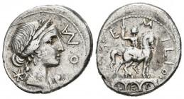GENS AEMILIA. Denario. (Ar. 3,84g/19mm). 114-113 a.C. Sur de Italia. (FFC 103; Crawford 291/1). Anv: Cabeza laureada de Roma a derecha, detrás estrell...