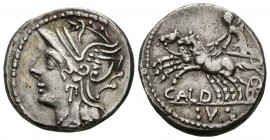GENS COELIA. Denario. (Ar. 3,88g/18mm). 104 a.C. Roma. (FFC 575; Crawford 318/1b). Anv: Cabeza de Roma a izquierda. Rev: Victoria en biga a izquierda,...