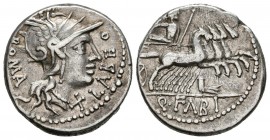 GENS FABIA. Denario. (Ar. 3,87g/18mm). 124 a.C. Norte de Italia. (FFC 697; Crawford 273/1). Anv: Cabeza de Roma a derecha, debajo X, delante leyenda: ...