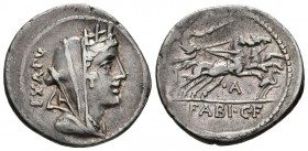 GENS FABIA. Denario. (Ar. 3,90g/21mm). 104 a.C. Roma. (FFC 703; Crawford 322/1b). Anv: Cabeza de Cibeles velada y con corona mural a derecha, detrás l...