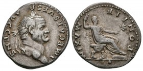 VESPASIANO. Denario. (Ar. 3,46g/19mm). 73 d.C. Roma. (RIC 546). Anv: Busto laureado de Vespasiano a derecha, alrededor leyenda: IMP CAES VESP AVG CENS...