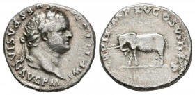 TITO. Denario. (Ar. 3,17g/16mm). 80 d.C. Roma. (RIC 115). Anv: Busto laureado de Tito a derecha, alrededor leyenda: IMP TITVS CAES VESPASIAN AVG P M. ...