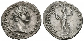 DOMICIANO. Denario. (Ar. 3,25g/20mm). 87-88 d.C. Roma. (RIC 509). Anv: Busto laureado de Domiciano a derecha, alrededor leyenda: IMP CAES DOMIT AVG GE...