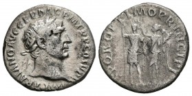 TRAJANO. Denario. (Ar. 2,68g/17mm). 103-104 d.C. Roma. (RIC 212). Anv: Busto laureado de Trajano a derecha, alrededor leyenda: IMP TRAIANO AVG GER DAC...