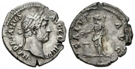 ADRIANO. Denario. (Ar. 3,05g/18mm). 134-138 d.C. Roma. (RIC 268). Anv: Busto laureado de Adriano a derecha, alrededor leyenda: HADRIANVS SVG COS III P...
