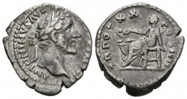 ANTONINO PIO. Denairo. (Ar. 3,00g/19mm). 156-157 d.C. Roma. (RIC 264). Anv: Busto laureado de Antonino Pío a derecha, alrededor leyenda: Salus sentada...