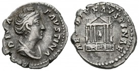 FAUSTINA I. Denario. (Ar. 3,09g/17mm). 141 d.C. Roma. (RIC 343). Anv: Busto diademado y drapeado de Faustina I a derecha, alrededor leyenda: DIVA FAVS...