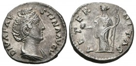FAUSTINA I. Denario. (Ar. 3,10g/17mm). 141 d.C. Roma. (RIC 350 var). Anv: Busto diademado y drapeado de Faustina I a derecha, alrededor leyenda: DIVA ...