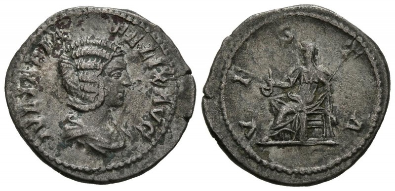 JULIA DOMNA. Denario. (Ar. 2,54g/20mm). 211-215 d.C. Roma. (RIC 391). Anv: Busto...