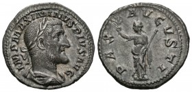 MAXIMINO I. Denario. (Ar. 3,22g/20mm). 235 d.C. Roma. (RIC 12). Anv: Busto laureado y drapeado de Maximino I a derecha, alrededor leyenda: IMP MAXIMIN...