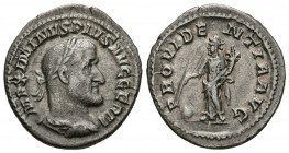 MAXIMINO I. Denario. (Ar. 2,58g/20mm). 235-236 d.C. Roma. (RIC 20). Anv: Busto laureado y drapeado de Maximino I a derecha, alrededor leyenda: MAXIMIN...