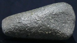 Néolithique - Hâche en pierre polie
Belle hâche en pierre polie dure de couleur grise. Belle patine. 95* 50 mm.