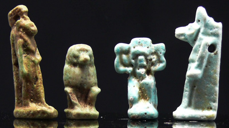 Egypte - Basse époque - Lot de 4 amulettes en fritte - 664 / 332 av. J.-C. (26èm...
