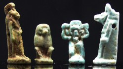 Egypte - Basse époque - Lot de 4 amulettes en fritte - 664 / 332 av. J.-C. (26ème-30ème dynastie)
Lot de quatre amulettes en fritte représentant les ...