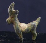 Proche Orient - Iran - Cervidé en bronze - 700 / 900 ap. J.-C.
Petit cervidé en bronze recouvert d'une belle patine verte. 35 mm.