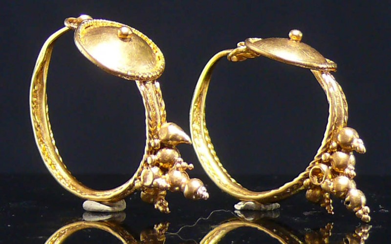 Romain - Boucles d'oreille en or - 0 / 200 ap. J.-C.
Jolie paire de boucles d'o...