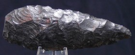 Précolombien - Maya - Guatemala - Pointe ou couteau en obsidienne - 500 / 900 ap. J.-C.
Belle grande pointe ou couteau en obsidienne au beau tranchan...