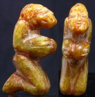 Chine - Statuette en pierre de style Hong Shan
Statuette en pierre de style Hong Shan représentant un personnage agenouillé tenant un objet dans les ...