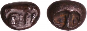 Royaume de Lydie - Crésus (Kroisos) - 1/3 statère (561-546 av. J.-C.)
A/ Protomés de lion et de buffle affrontés.
R/ Deux carrés en creux.
TTB
GC....