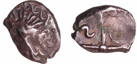 Tolosates - Drachme à la tête négroïde (121-52 av. J.-C.)
A/ Anépigraphe. Tête stylisée, de type négroïde à gauche. 
R/ Anépigraphe. Croix bouletée ...