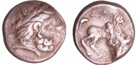 Celtes de l'Est - Imitation de Philippe (1er siècle av. J.-C.)
A/ Tête de Philippe à droite.
R/ Cavalier à droite.
TTB
LT.9760
Ar ; 13.99 gr ; 22...
