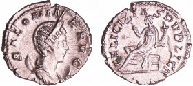 Salonine - Antoninien (257-259, Cologne) - La Félicité
A/ SALONINA AVG Buste diadémé et drapé sur un croissant. 
R/ FELICITAS PVBLICA. La Félicité a...